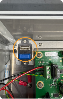 /images/intro/thumbdrive_inserted.png